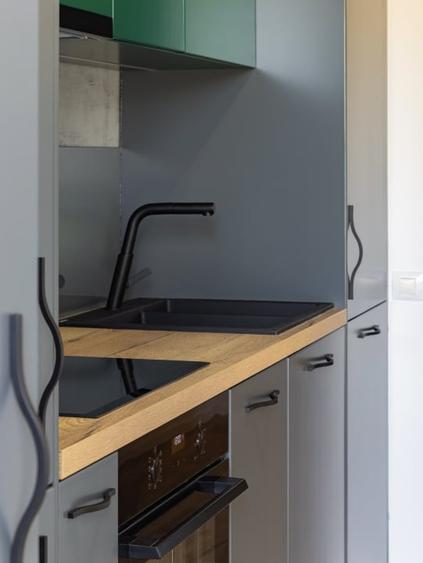 Apartament cu 2 camere semidecomandat, mobilat în Central