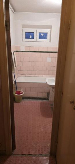 Apartament cu 3 camere semidecomandat în Titan