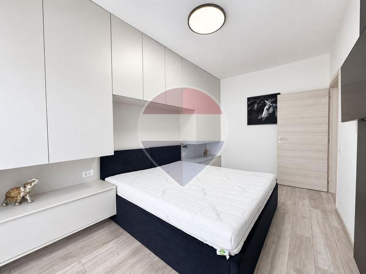 Apartament cu 2 camere, mobilat în Tractorul
