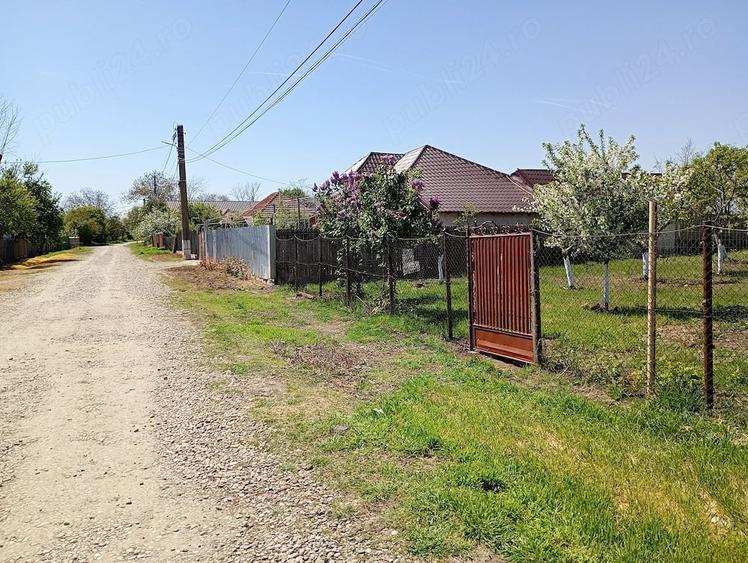 Teren de 477 mp, în Boldești