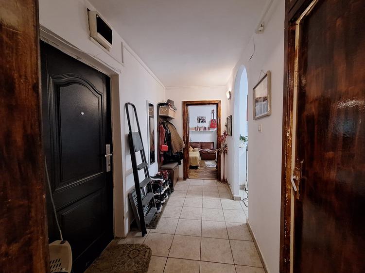 Apartament cu 2 camere decomandat, mobilat în Soarelui