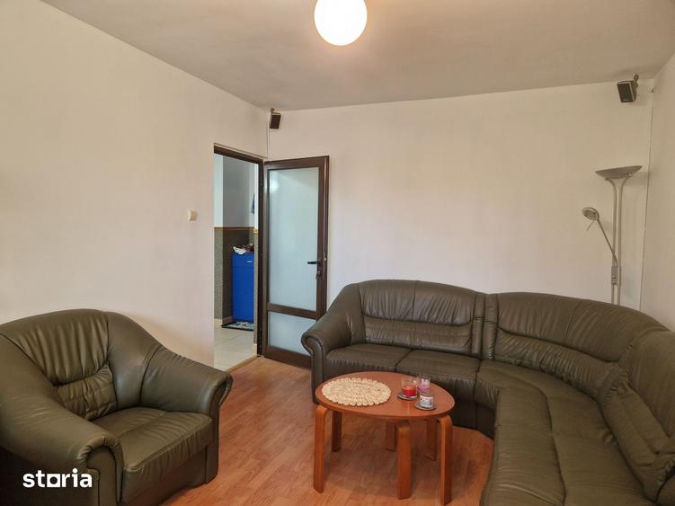 Apartament cu 3 camere decomandat în Peneș Curcanul
