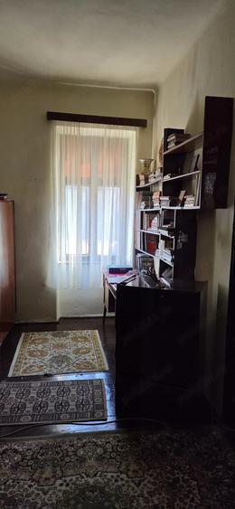 Casă cu 3 camere cu Teren 200 Mp în Central