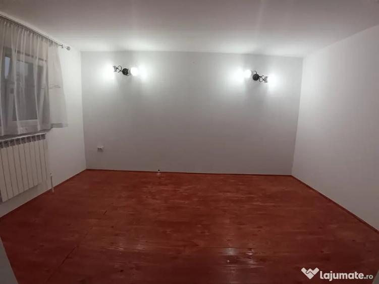 Casă cu 2 camere cu Teren 1290 Mp în Mitocu Dragomirnei