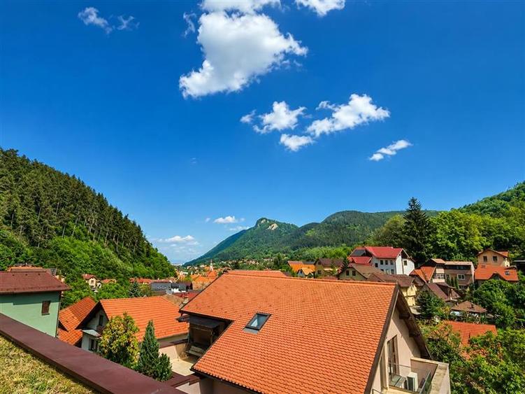 Priveliste de vis din Micul Penthouse, terasa + gradina 50 mp, Cetatea Brasov - 7
