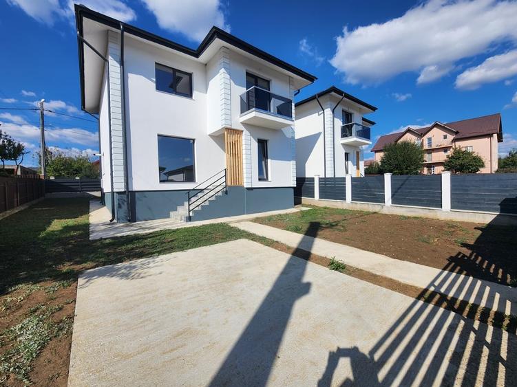 Casă individuală cu 4 camere cu Canalizare în Valea Adâncă