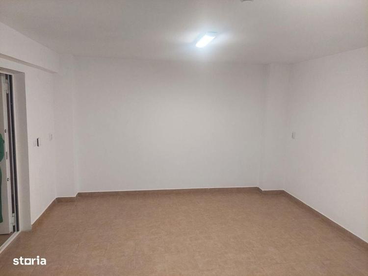 Spațiu comercial, de 84 mp, în Sărari