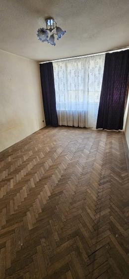 Apartament cu 2 camere decomandat în Arcul de Triumf