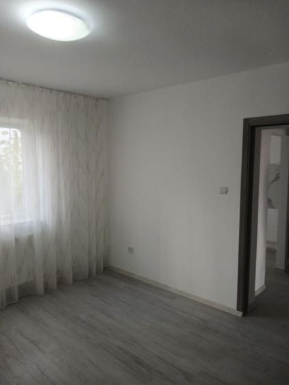 Garsonieră decomandată în Trivale