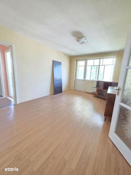 Apartament cu 2 camere semidecomandat în Calea Galați