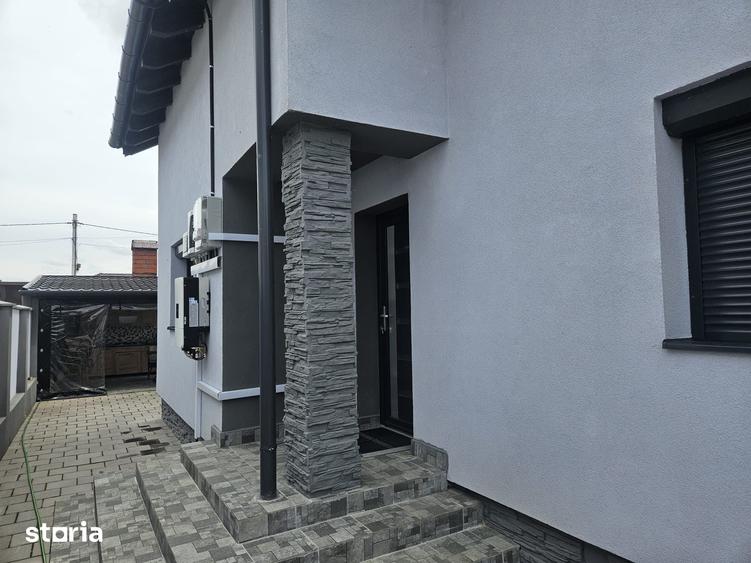 Casa Moderna cu Sistem Fotovoltaic Rontau - 11