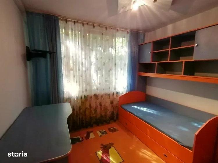 Apartament cu 3 camere decomandat, mobilat în Brâncoveanu