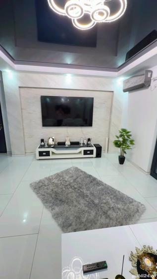 Apartament cu 3 camere decomandat în Peco