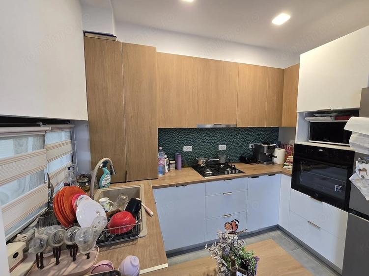 Apartament cu 3 camere decomandat în Dumbrăvița