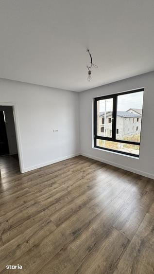 Casă cu 4 camere cu Teren 300 Mp în Tunari