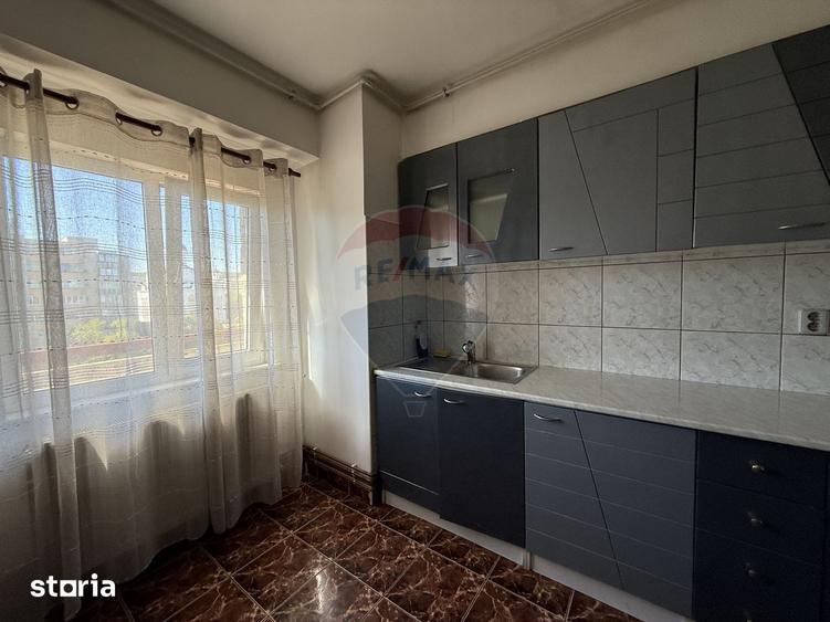 Apartament cu 2 camere decomandat în Plopilor