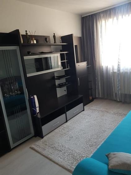 Apartament cu 3 camere semidecomandat, mobilat în Fortuna