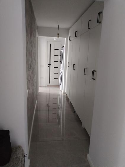 Apartament cu 3 camere decomandat, mobilat în Sălăjan