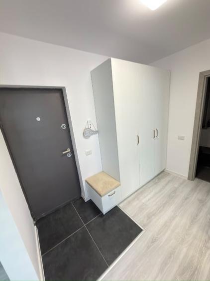 Apartament cu 2 camere semidecomandat, mobilat în Central