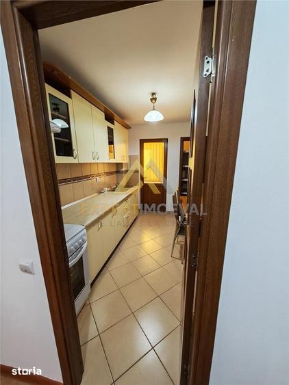 Apartament 3 camere decomandat 70 mp utili si garaj mare sub bloc - 4