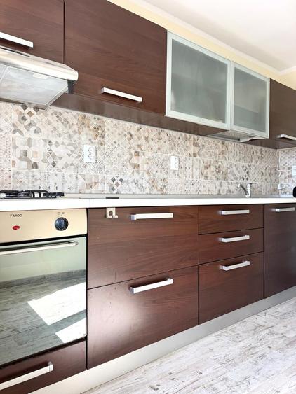 Apartament cu 2 camere decomandat în P-ța Alba Iulia