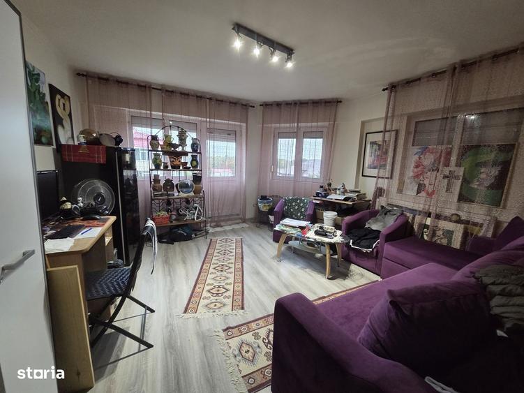 Apartament cu 4 camere decomandat în Ultracentral