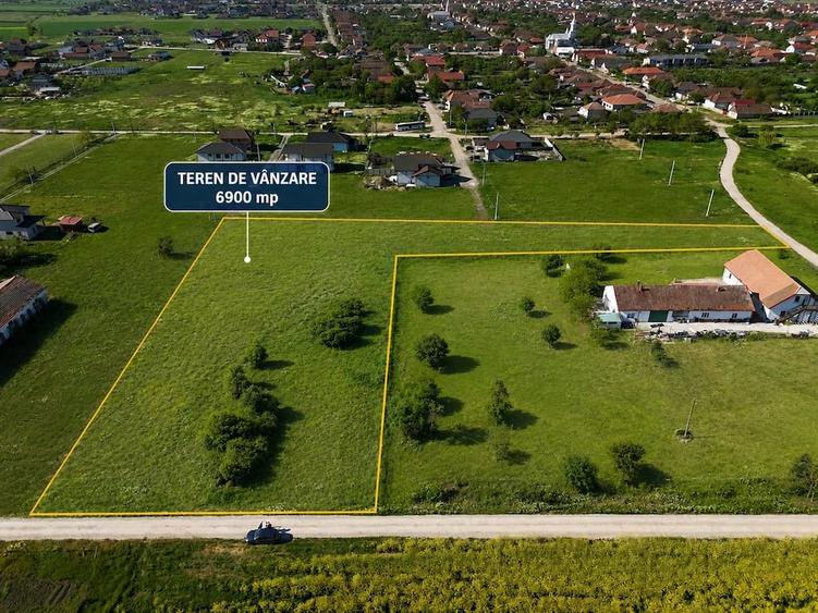 Teren de 6900 mp, în Livada