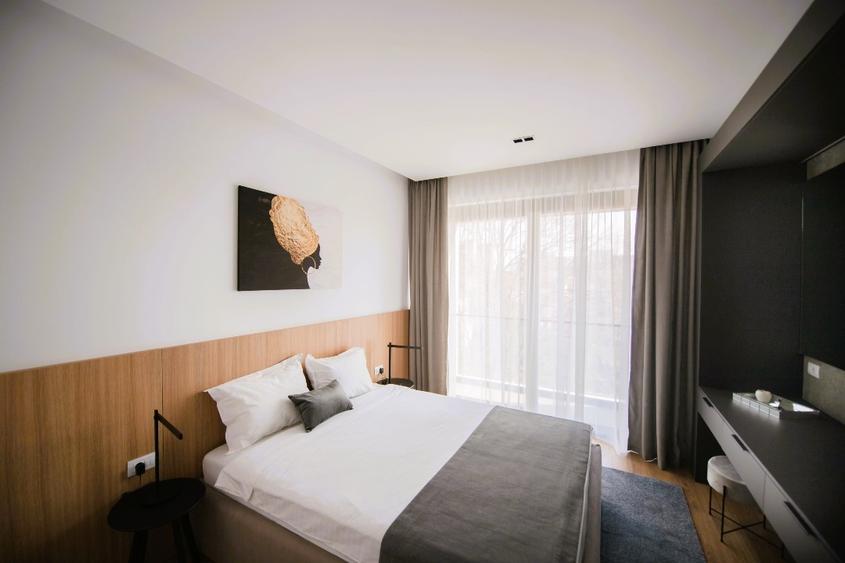 Apartament cu 3 camere decomandat, mobilat în Central