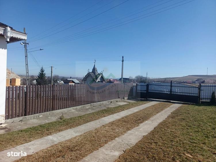 Casă cu 4 camere în Mălini
