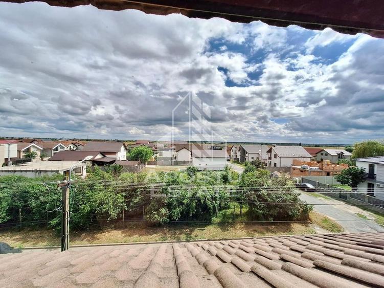 Apartament cu 3 camere decomandat în Bujac