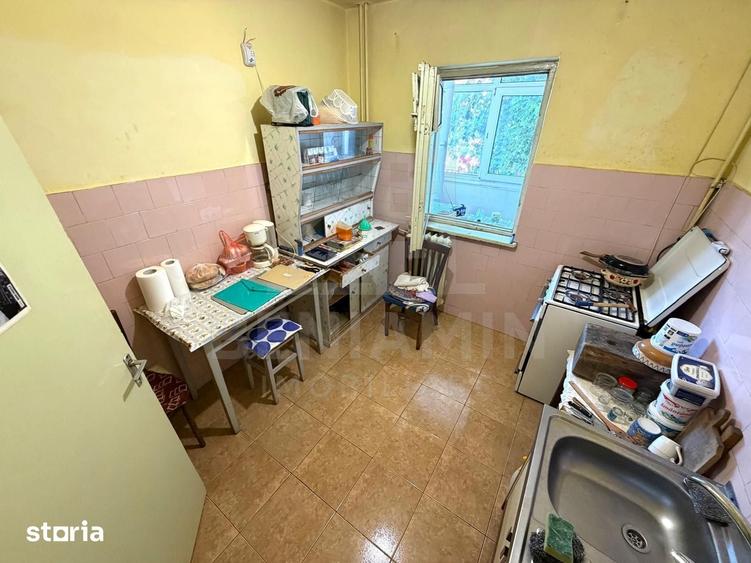 Apartament cu 2 camere decomandat în Sărari
