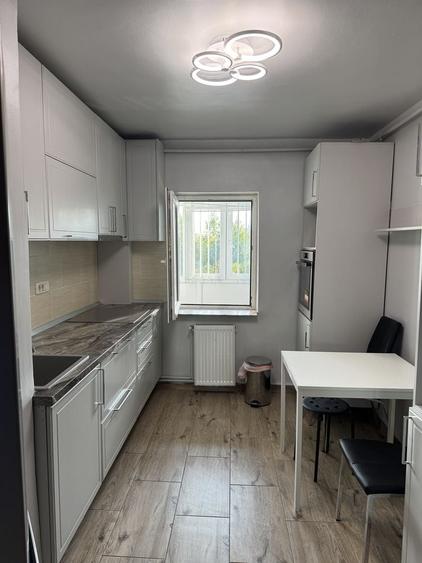 Apartament cu 2 camere decomandat în Soarelui
