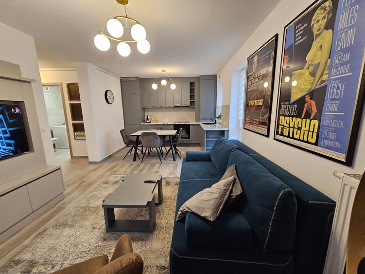 Apartament cu 2 camere decomandat în Tractorul