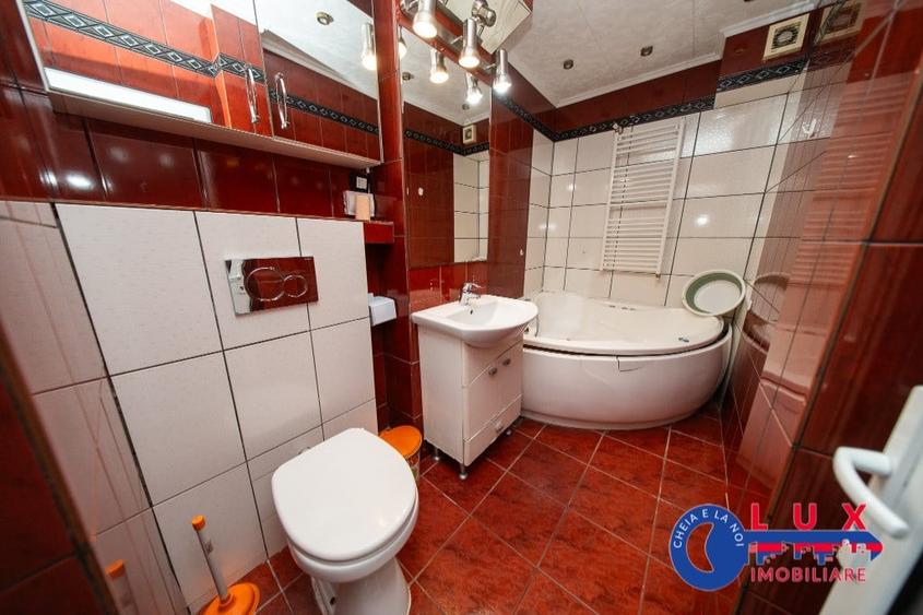 Apartament cu 3 camere decomandat în Babadag
