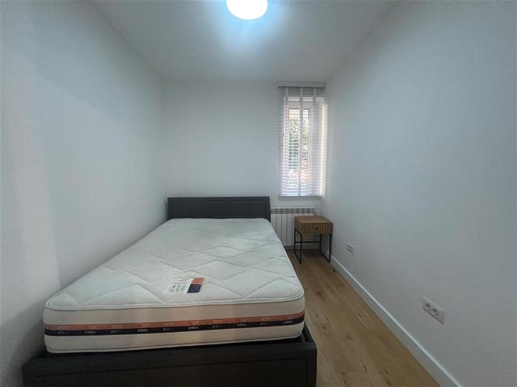 Apartament cu 2 camere semidecomandat, mobilat în Central