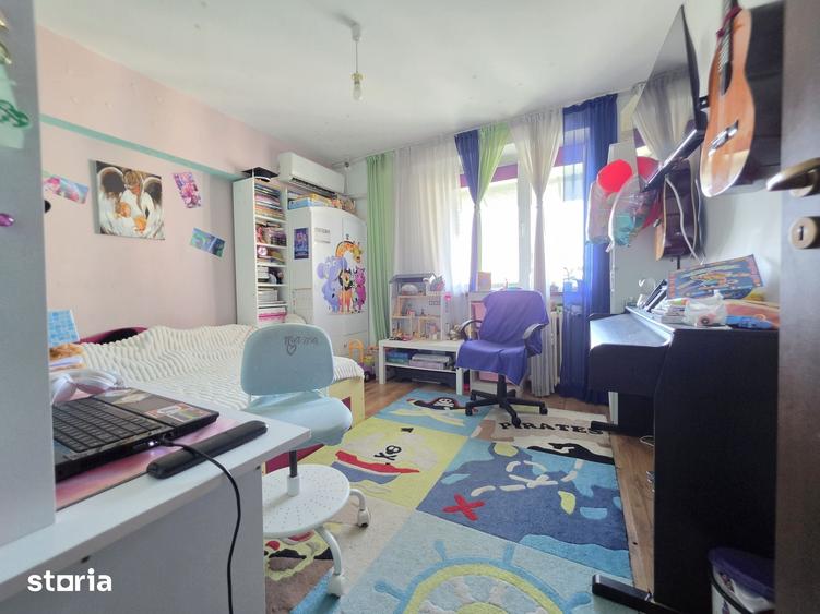 Apartament cu 3 camere în Drumul Taberei