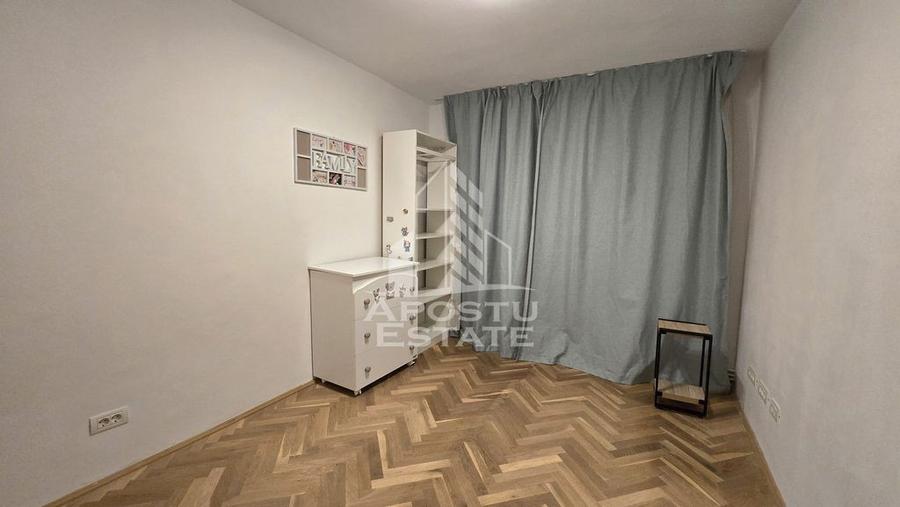 Apartament cu 3 camere decomandat, mobilat în Torontalului