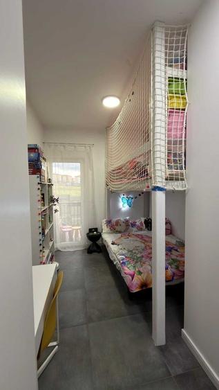 Apartament cu 3 camere decomandat în Florești