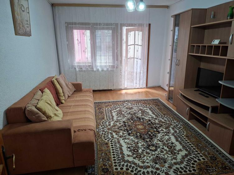 Apartament cu 2 camere semidecomandat în George Enescu