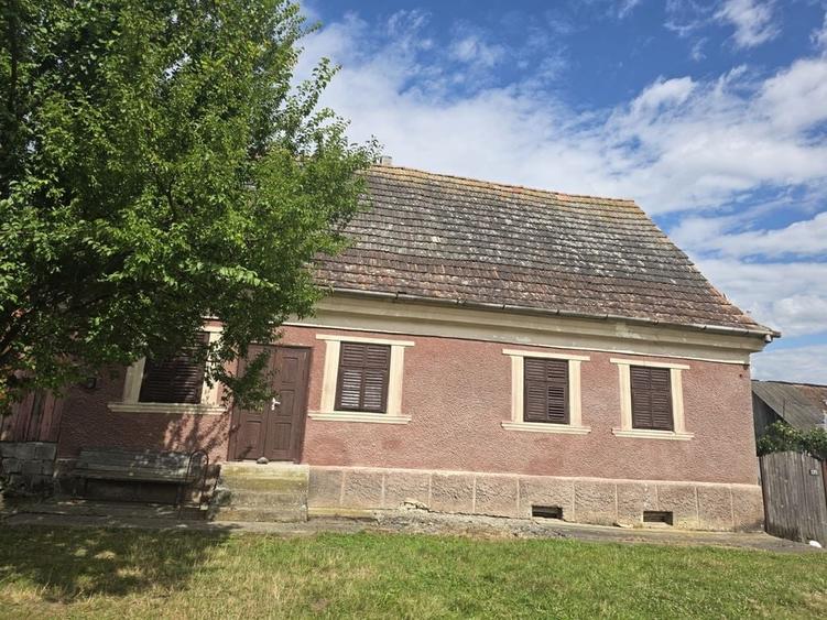 Casă cu 3 camere în Monariu