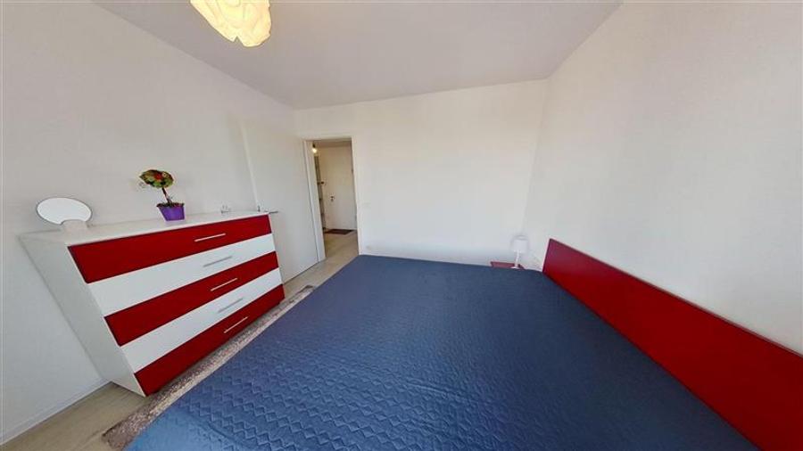 Apartament cu 2 camere decomandat, mobilat în Tractorul