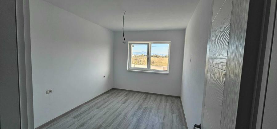 Apartament cu 2 camere decomandat în Sânpetru