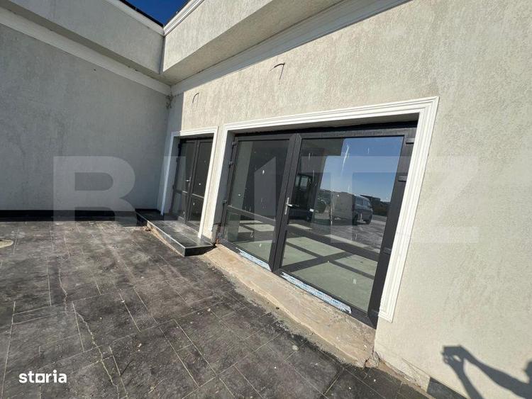 Spațiu comercial, de 150 mp, în Malu Mare
