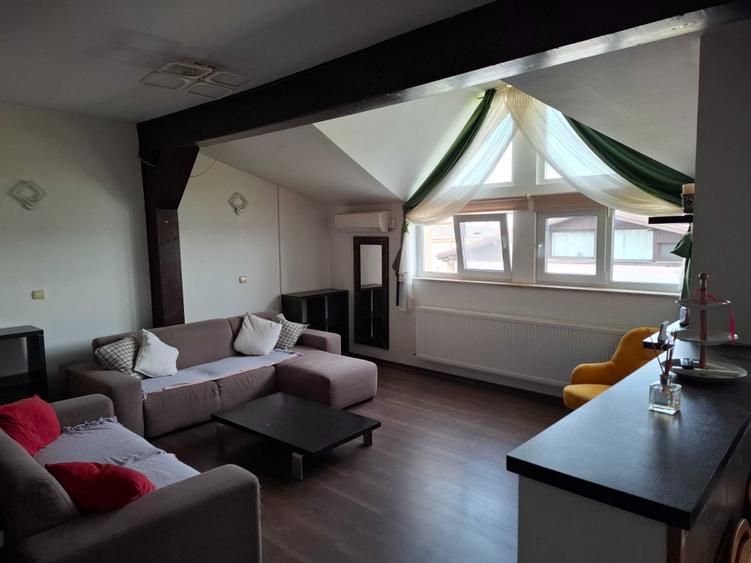 Apartament cu 3 camere semidecomandat în Bucureștii Noi