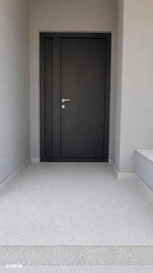 Casă cu 6 camere cu Teren 680 Mp în Central