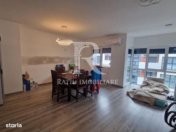 Apartament cu 3 camere decomandat în Central