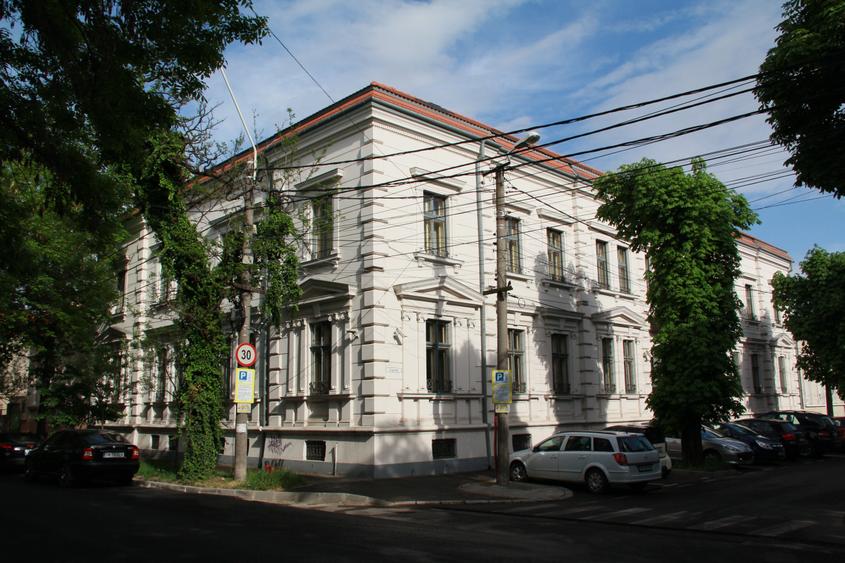 Apartament cu 2 camere decomandat, mobilat în P-ța Maria