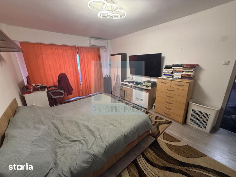 Apartament cu 4 camere decomandat, mobilat în Triaj