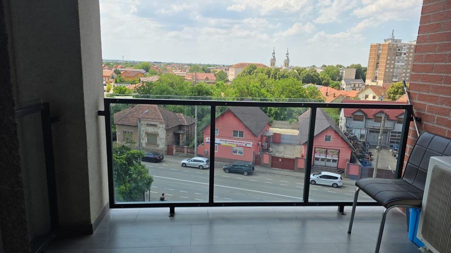 Apartament cu 3 camere decomandat în Aurel Vlaicu