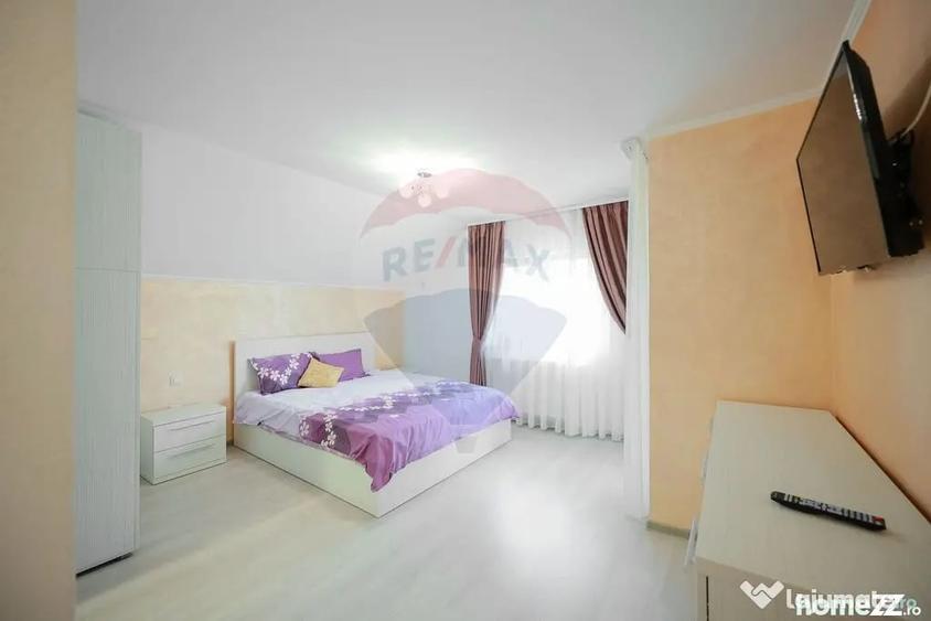 Casă cu 7 camere cu Teren 600 Mp în Haieu